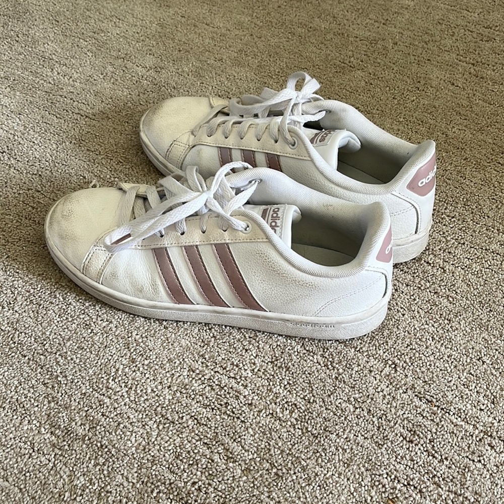 Adidas Cloud form rose gold size 8